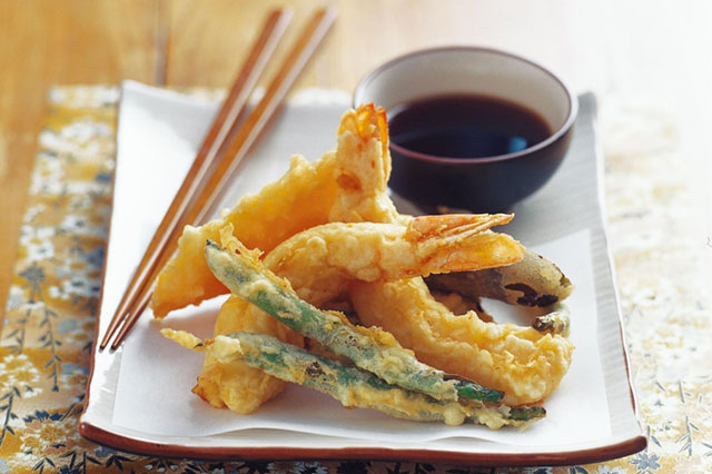 tempura co mat trong bua com gia dinh toi nha hang