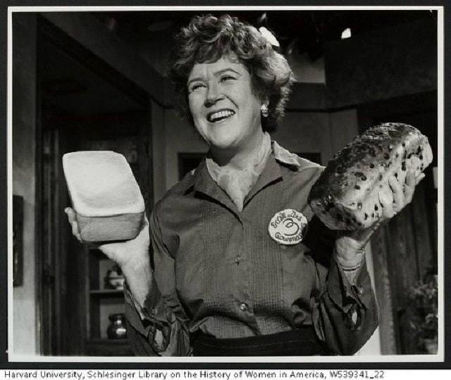 Julia Child trong can bep