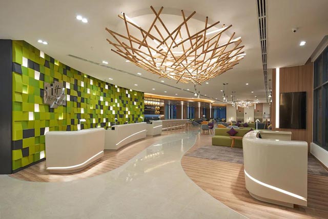 Holiday Inn & Suites Saigon Airport Hotel
