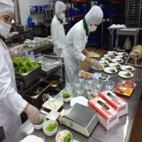 Đầu Bếp (Bếp Á, Việt)